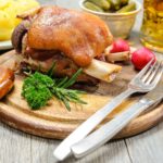 eisbein haxen essen in der remise